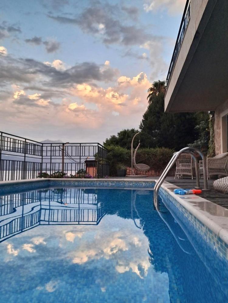 Apartment Tri Kiparisa Tivat Eksteriør billede